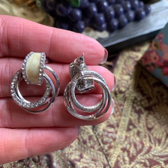 Beautiful Silver plated laminated crystals earrings - Picture 5 of 5